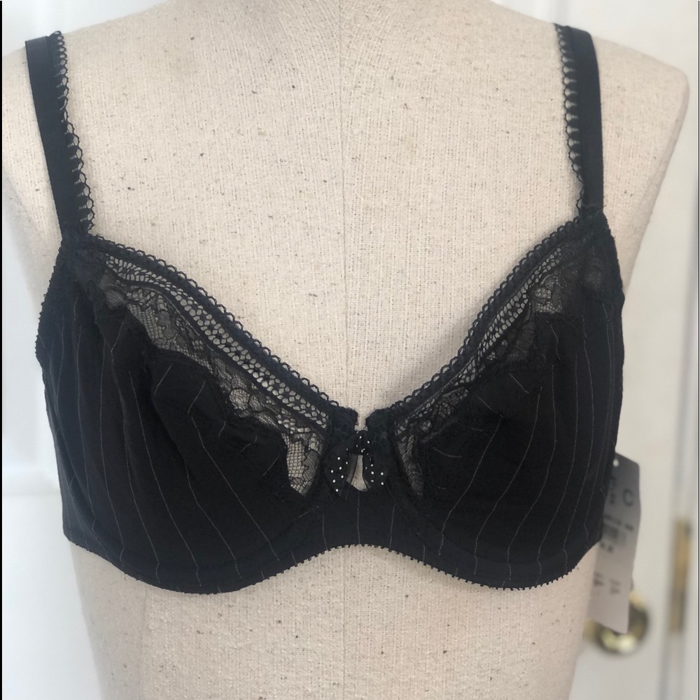 NWT Chantelle Underwire Bra Sz.32C #3512 Black